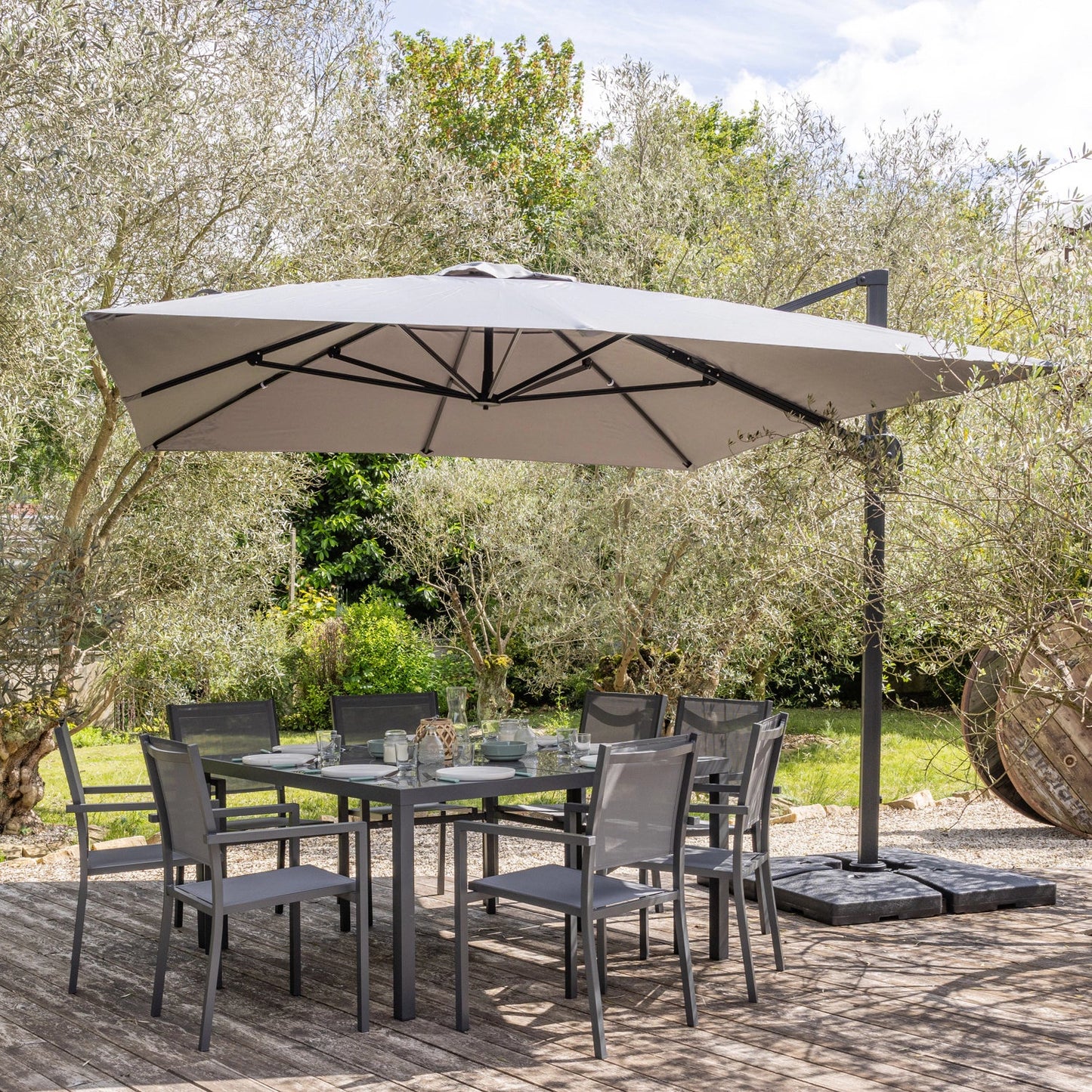 Parasol déporté inclinable carré 3x3m taupe avec housse